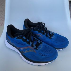 SALE - Saucony Ride 14 - Awesome Mens Running shoes, size 10.5